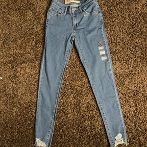 Levi's Women's 711 Mid-Rise Skinny Jeans 24w 30L